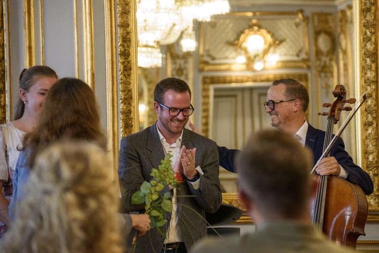 Glückwünsche an den Leipziger ERC-Forscher Riccardo Mandelli, den Wiederentdecker der Kantate im Archiv des Mailänder Musikverlags Ricordi. Foto: Malcolm Johnson