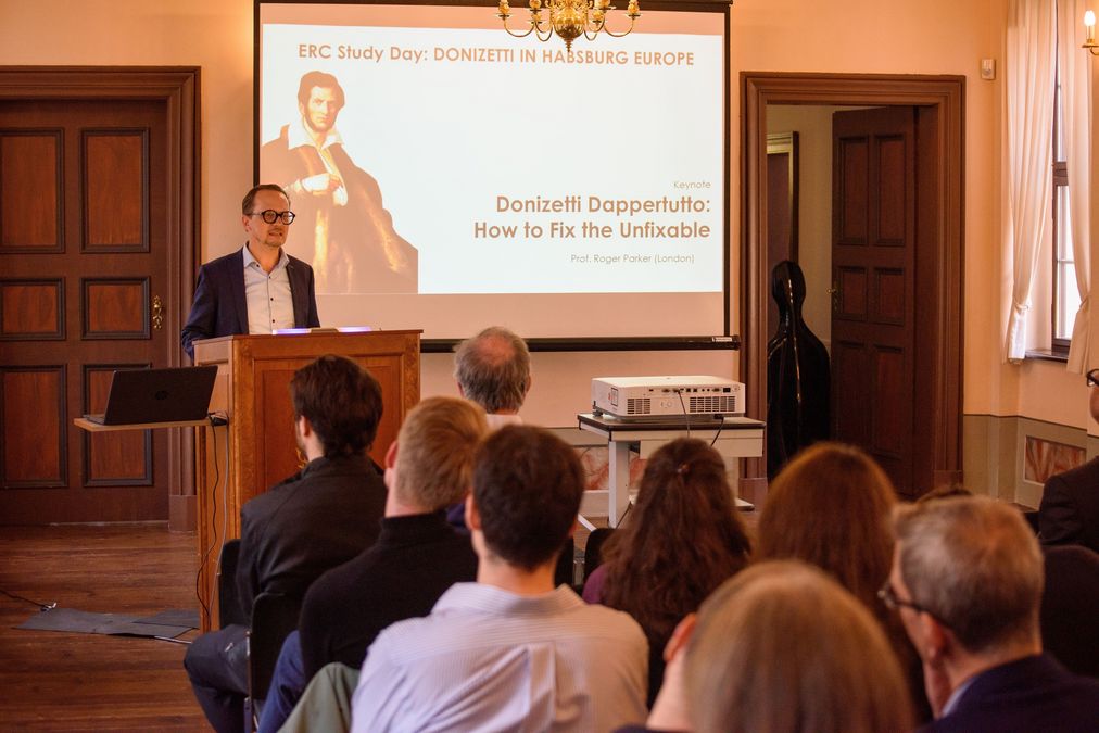 zur Vergrößerungsansicht des Bildes: Welcome Talk of Axel Körner (Bach-Archiv, Sommersaal)